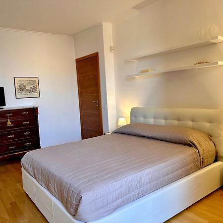 Sisters' Home - Appartamento Nel Centro Storico Con Terrazzo, Aria Condizionata E Vasca Da Bagno 시에나 외부 사진