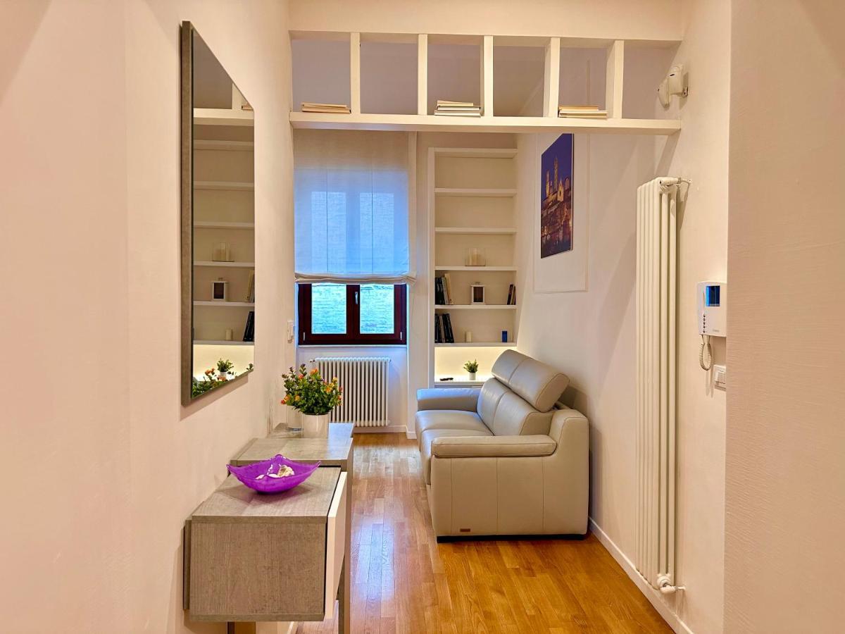 Sisters' Home - Appartamento Nel Centro Storico Con Terrazzo, Aria Condizionata E Vasca Da Bagno 시에나 외부 사진